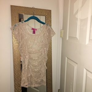 Body Central spandex lace top